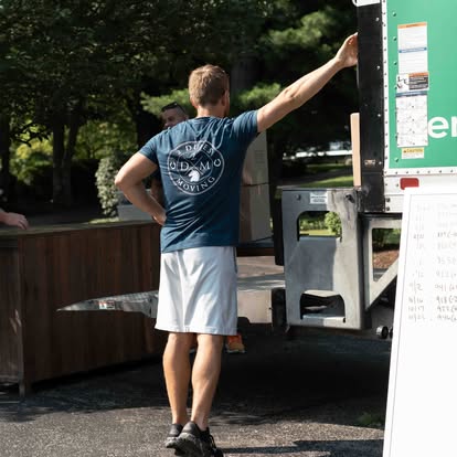 2 Dudes Moving image 4