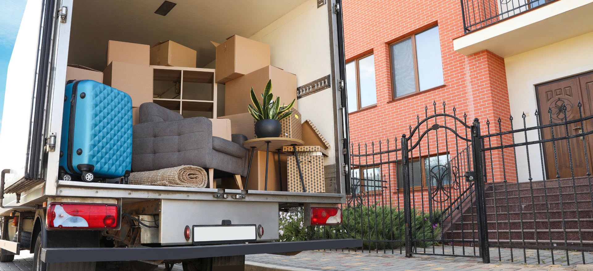 Armstrong Removals & Services logo