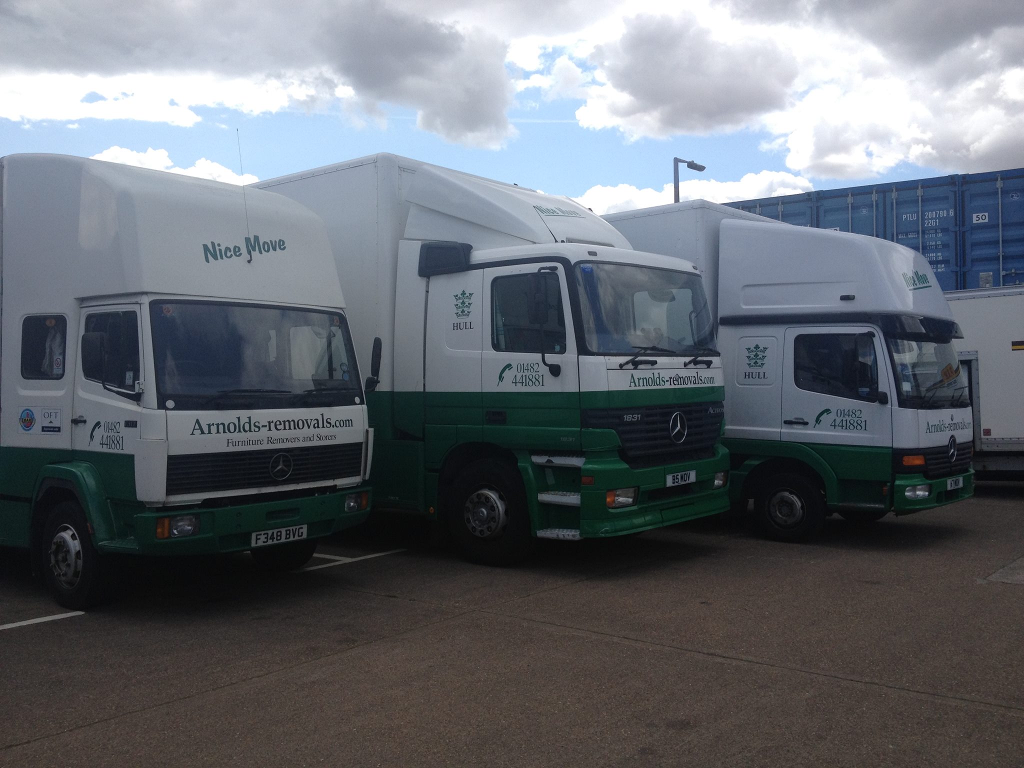 Arnolds Removals logo