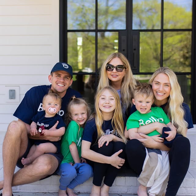 Bellhop Moving image 2