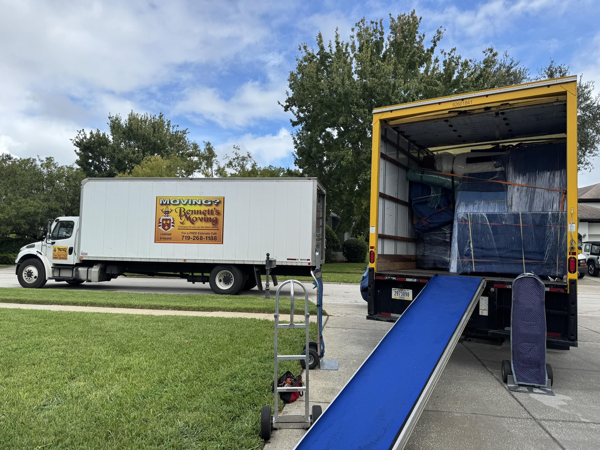 Bennett's Moving logo