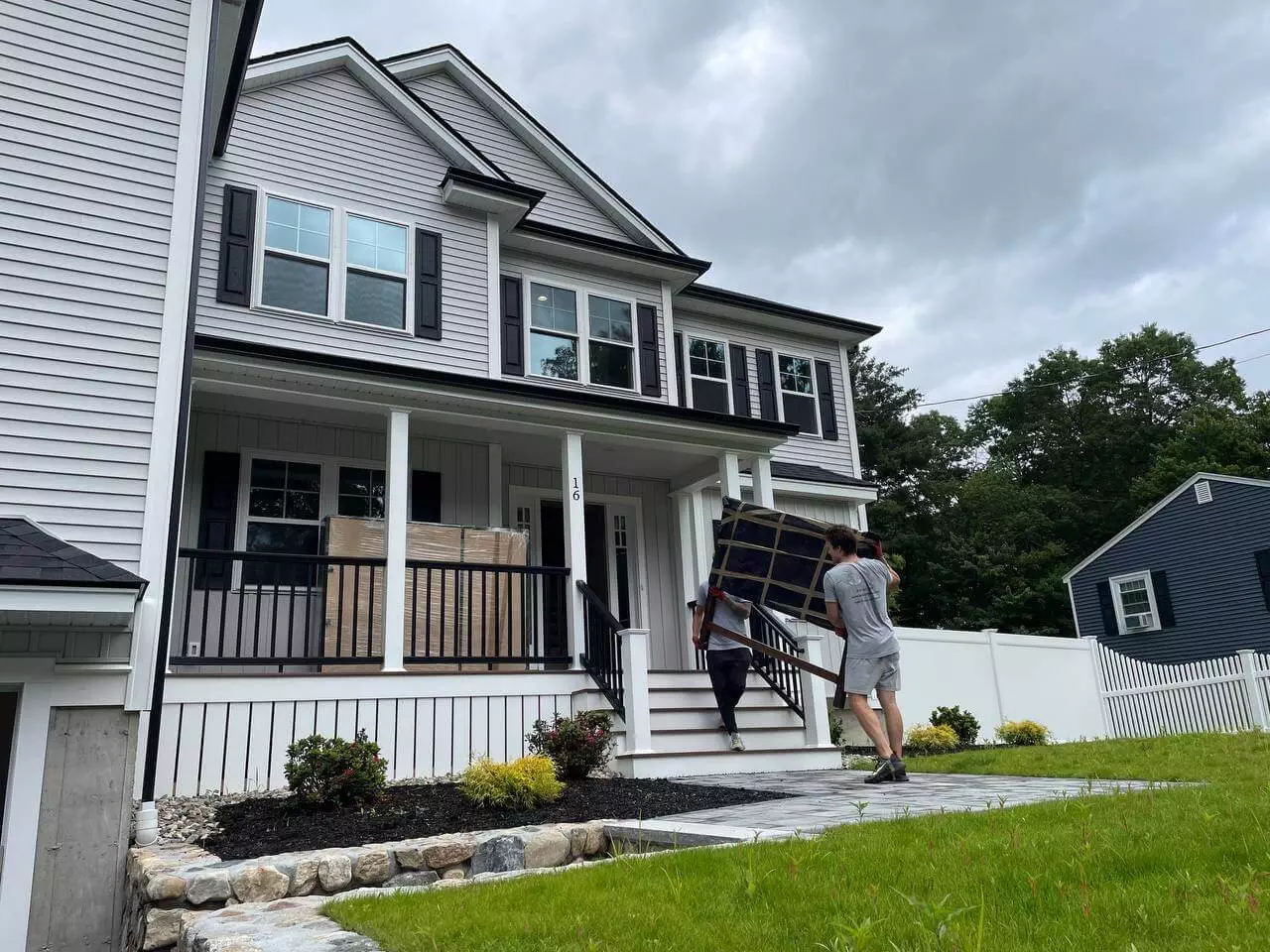 𝐁𝐨𝐫𝐧 𝐭𝐨 𝐌𝐨𝐯𝐞 𝐇𝐨𝐮𝐬𝐭𝐨𝐧 𝐌𝐨𝐯𝐞𝐫𝐬 image 3