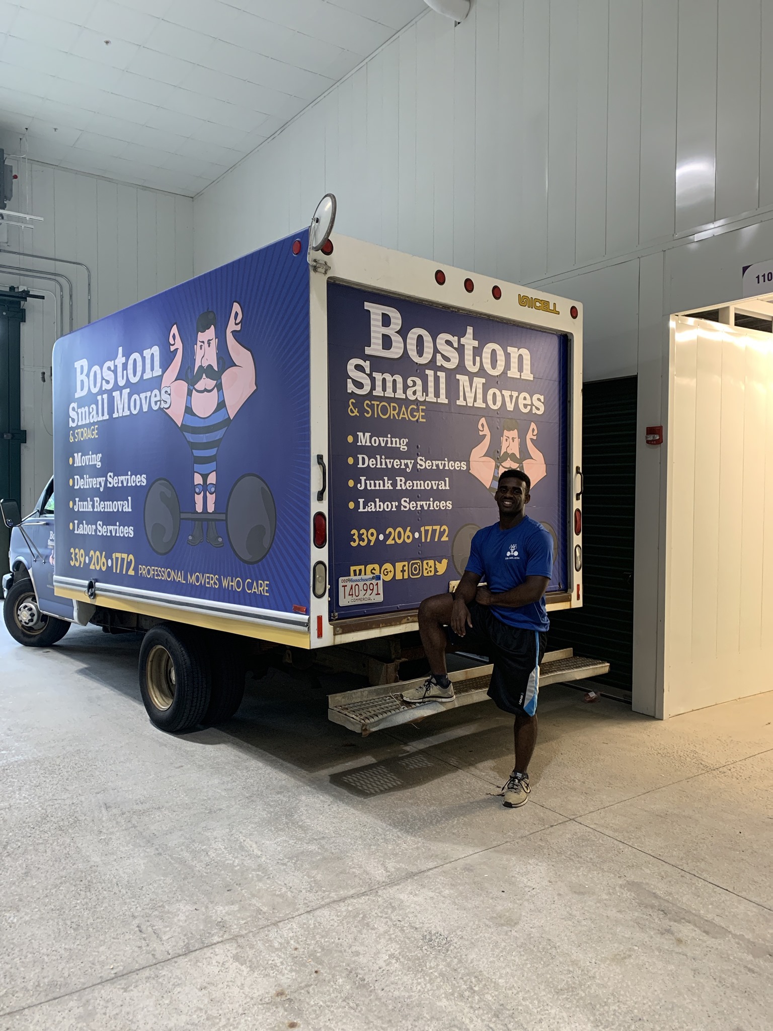 Boston Small Moves logo