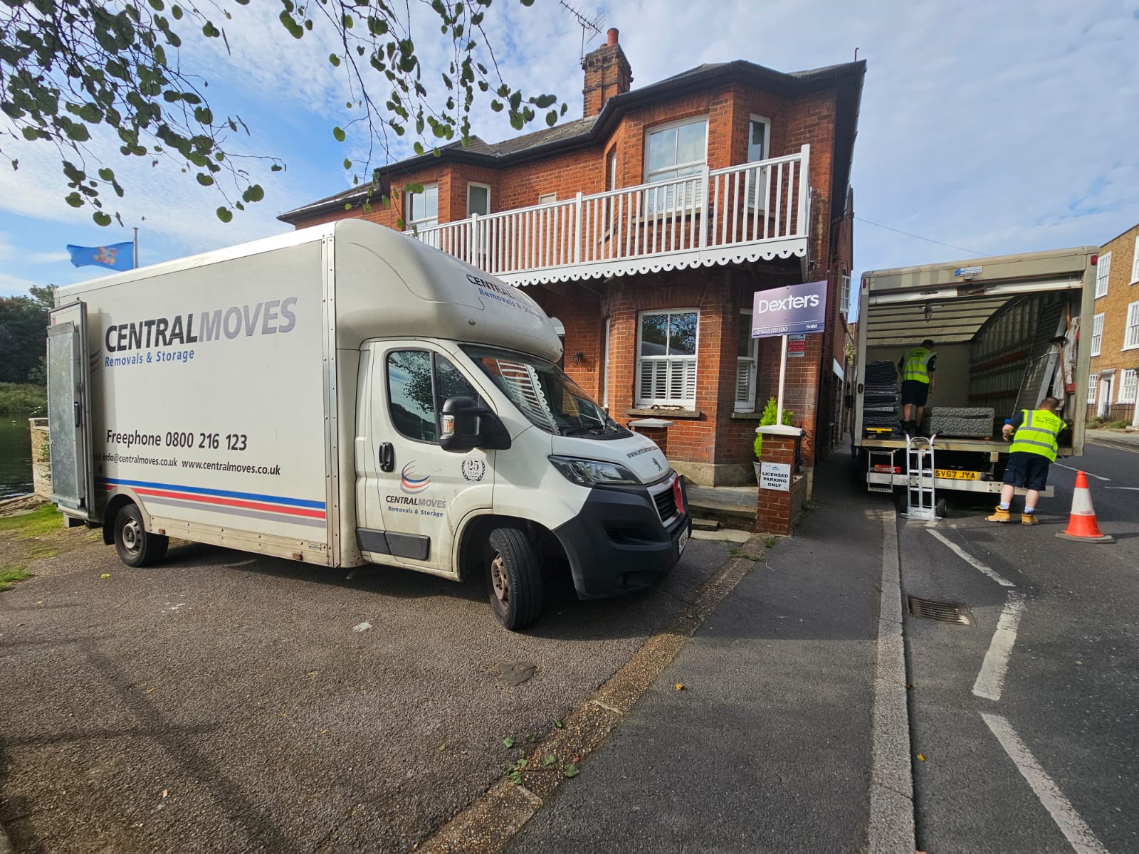 Central Moves Milton Keynes image 1