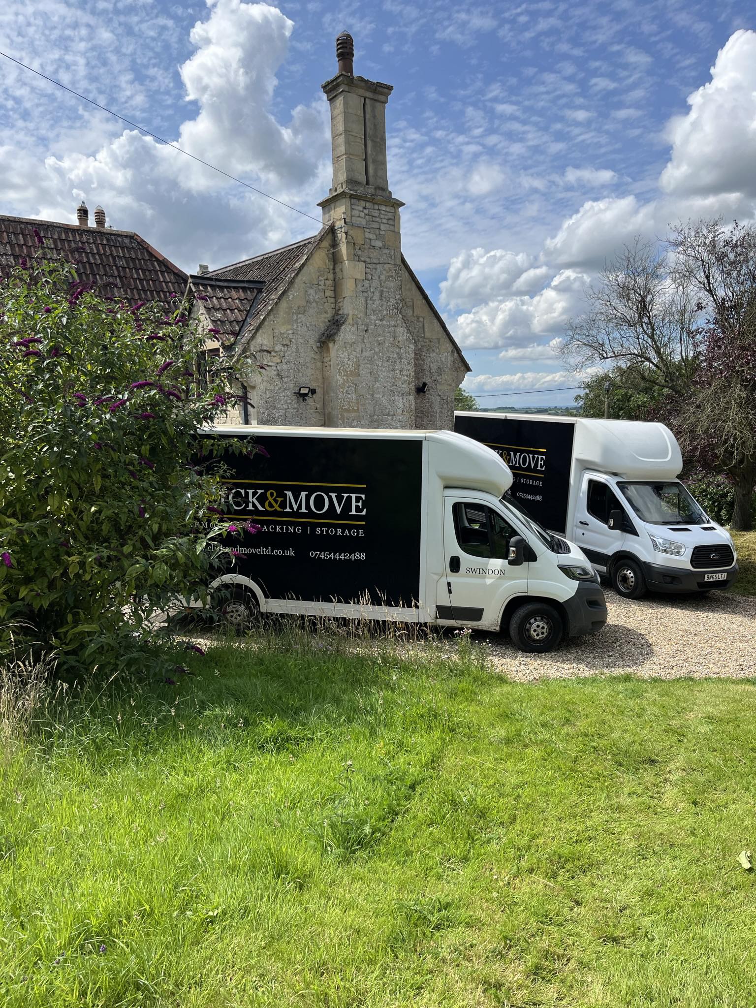 Click & Move (Swindon) Ltd logo