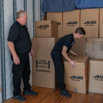 Colonial Van & Storage - Fresno image 3