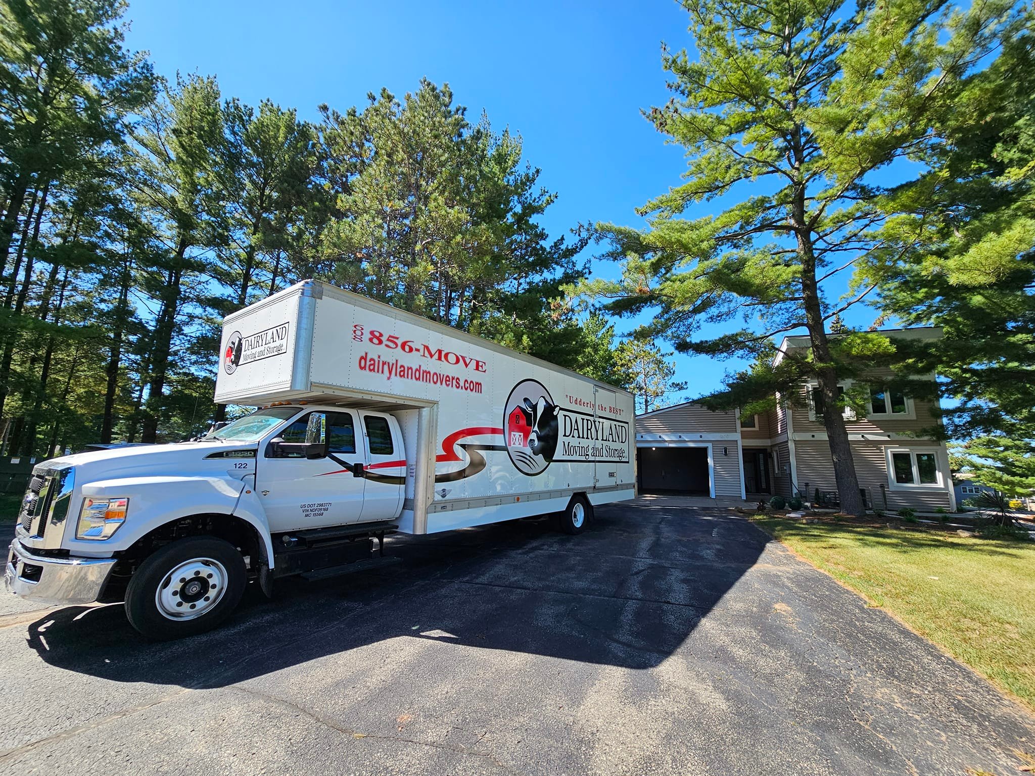 Dairyland Moving and Storage logo