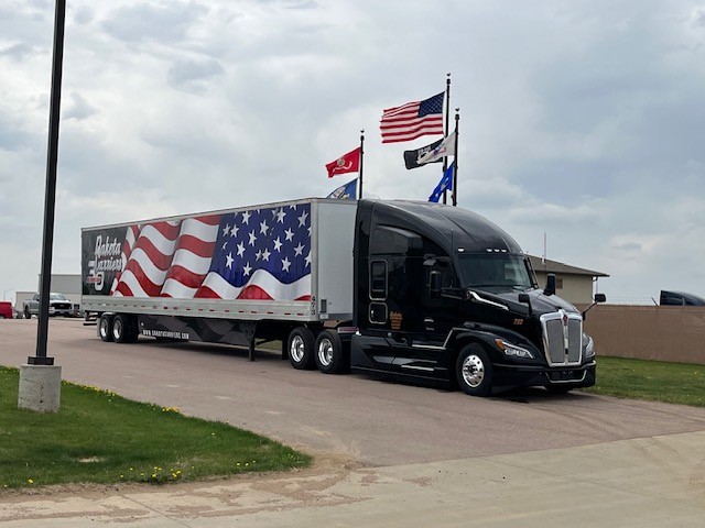 Dakota Carriers logo