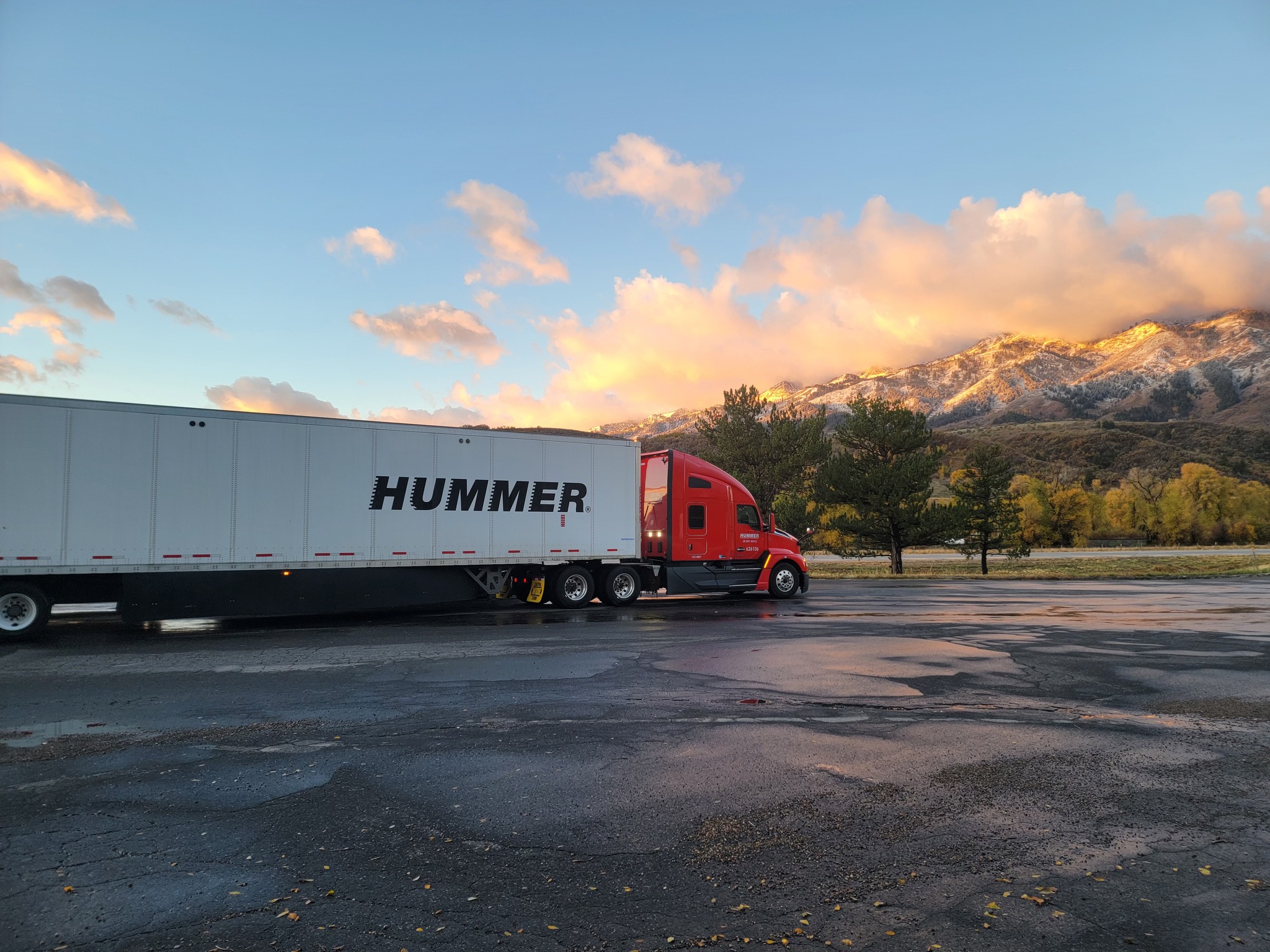 Don Hummer Trucking logo