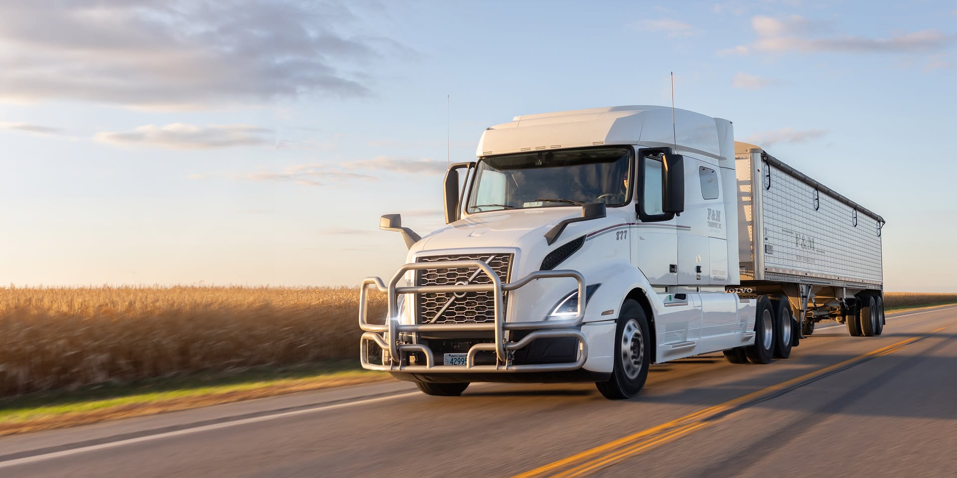 F & M Transport logo