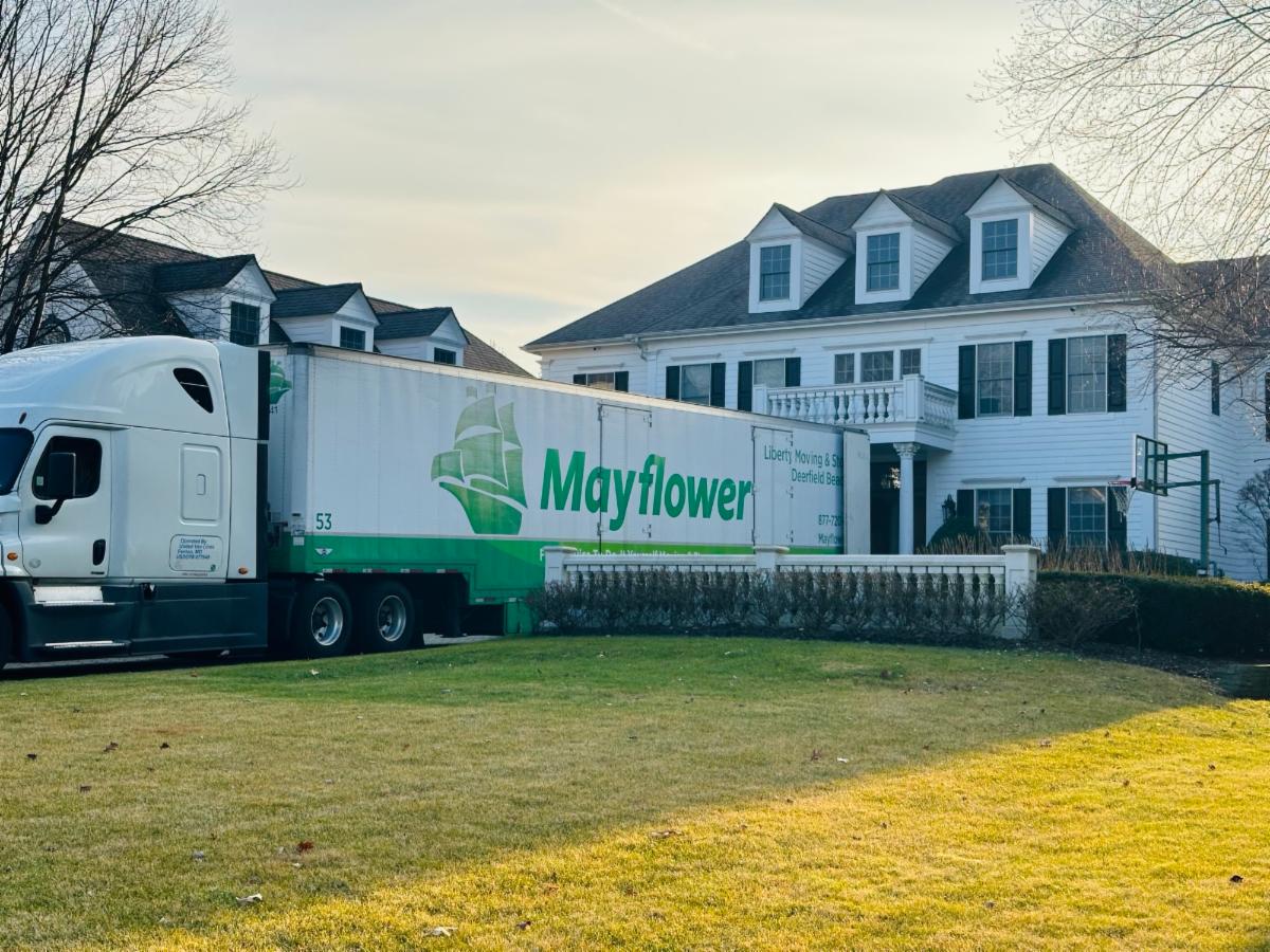 Freedom Moving and Storage - Agent for Mayflower logo