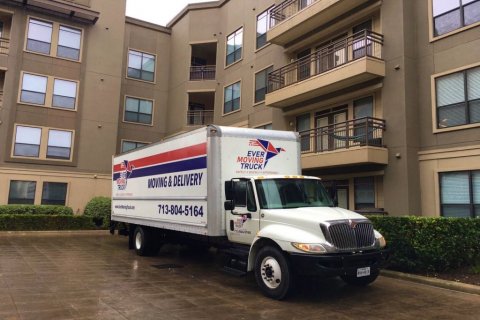 Friendswood Movers | Ever Moving image 4