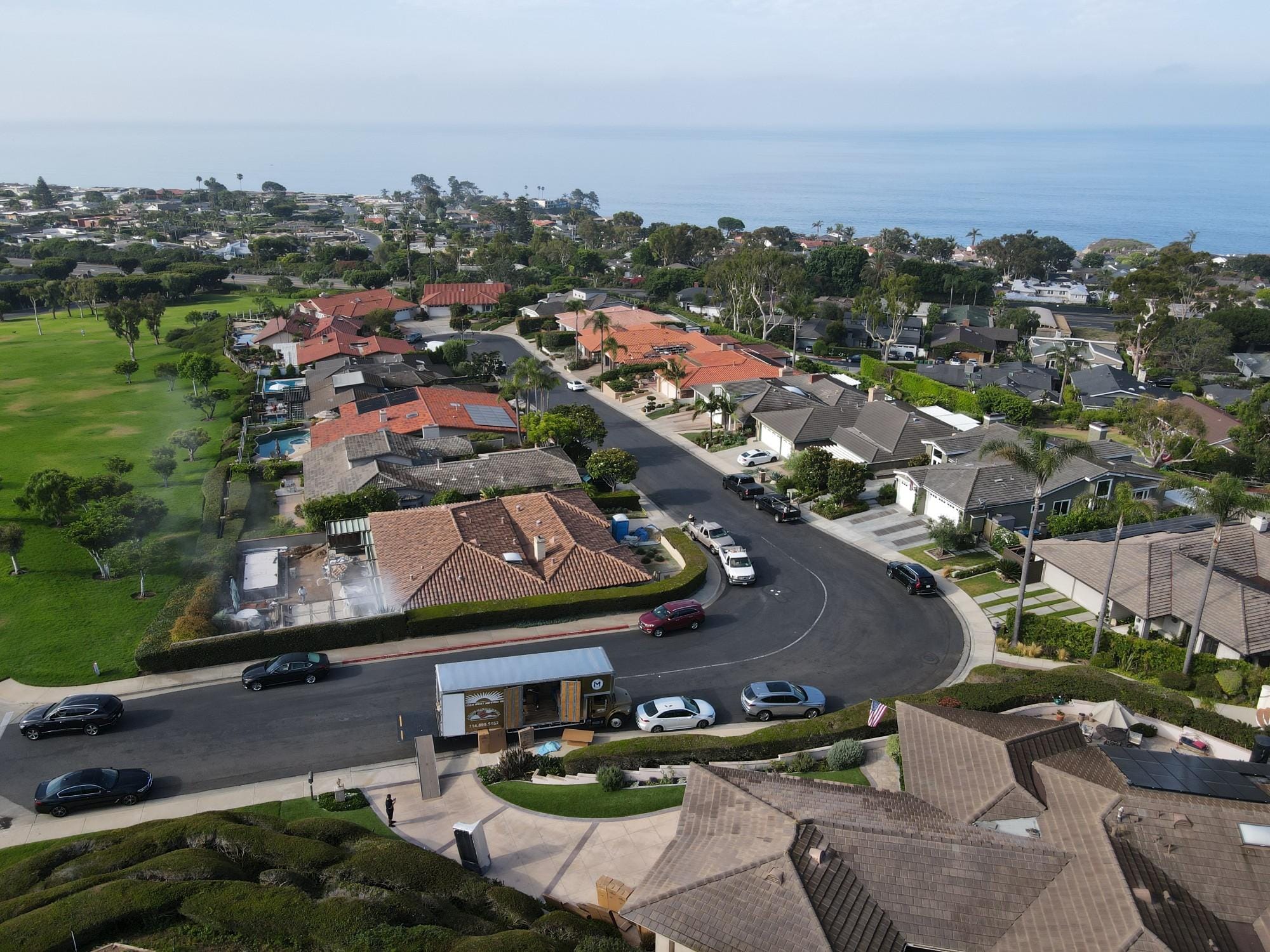 Golden West Moving logo