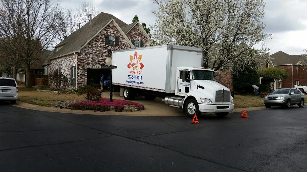 Great Day Moving logo