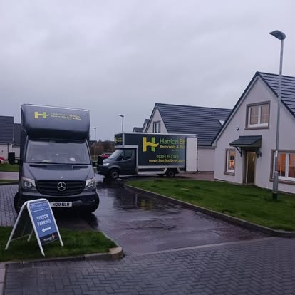 Hanlon Bros Removals & Storage image 2