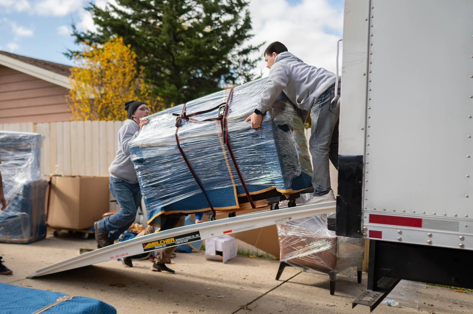 Hercules Moving logo