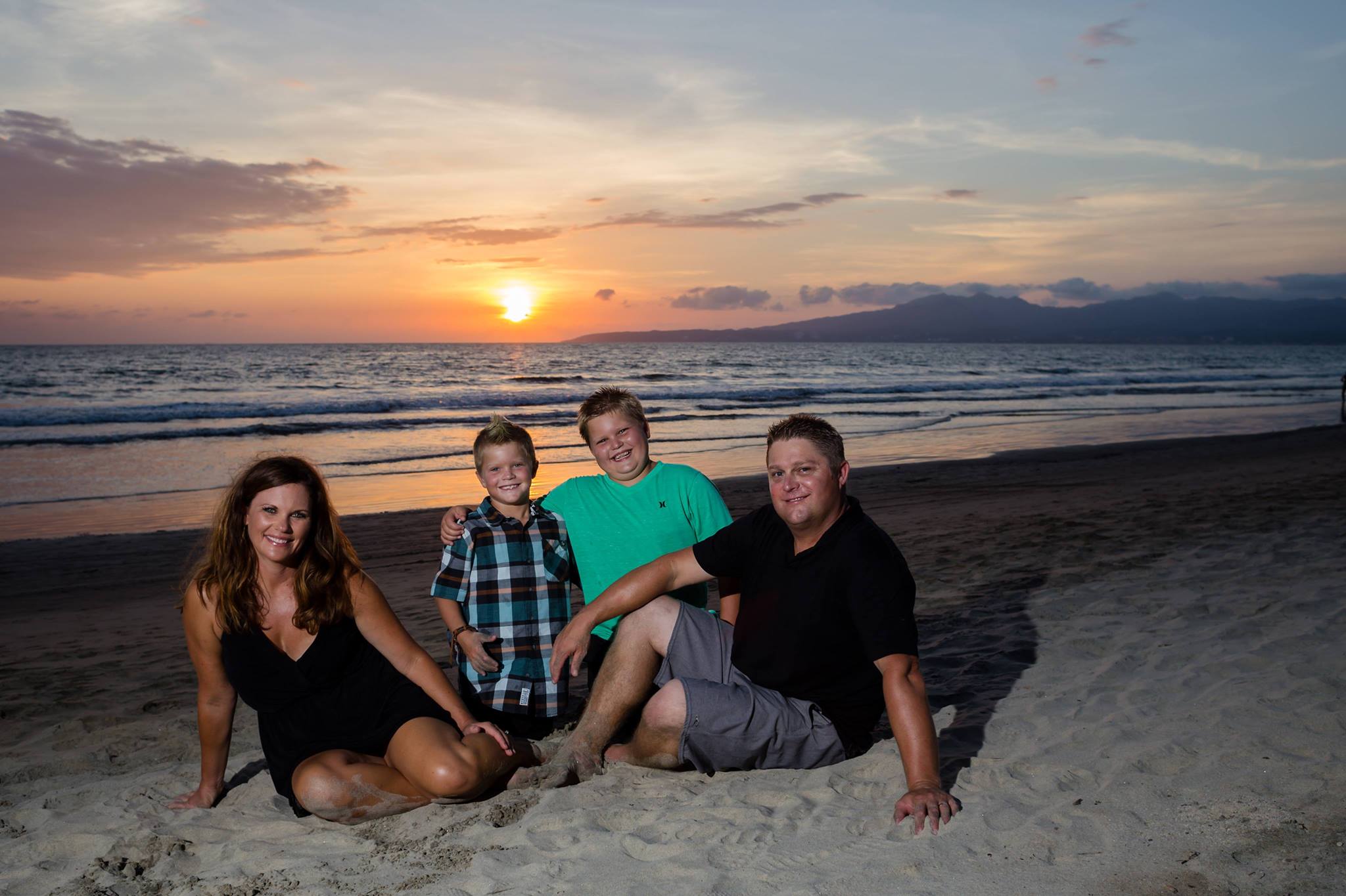 Hilton Auto Transport - Los Angeles Auto Transport logo