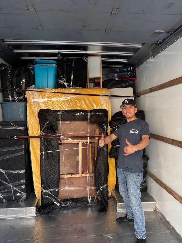 House 2 Home Movers logo