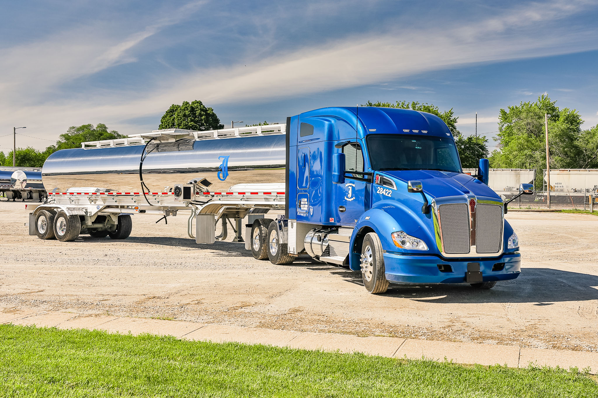 Johnsrud Transport logo