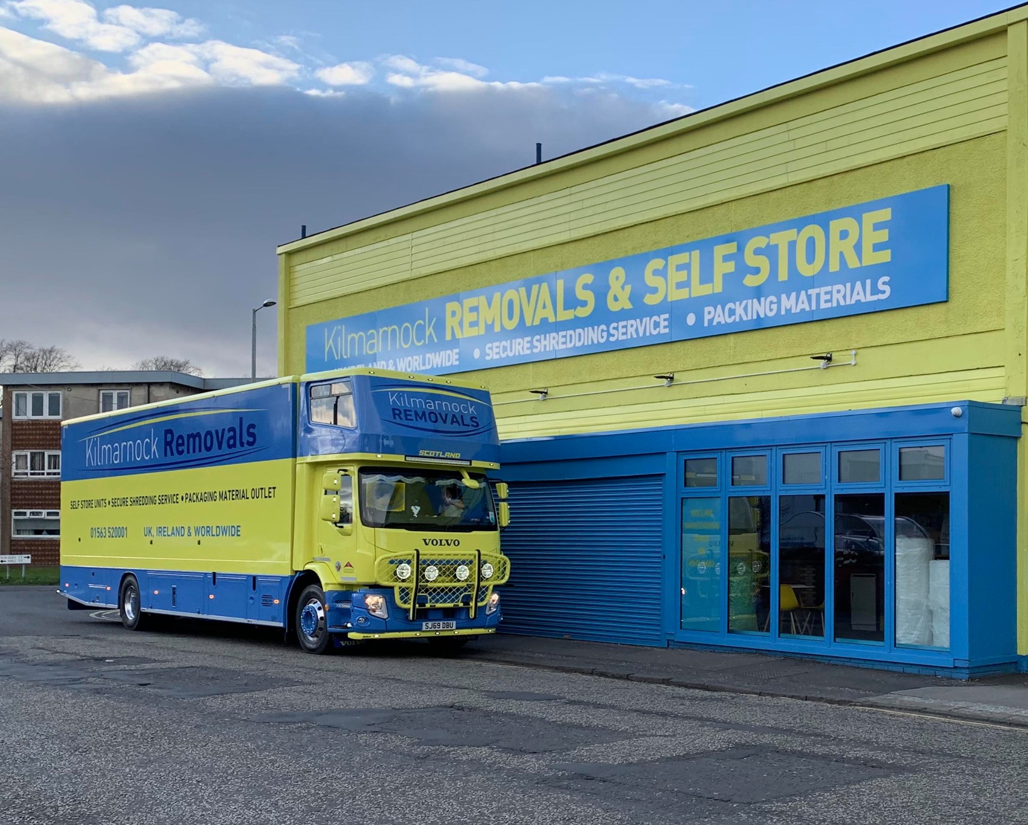 Kilmarnock Removals logo