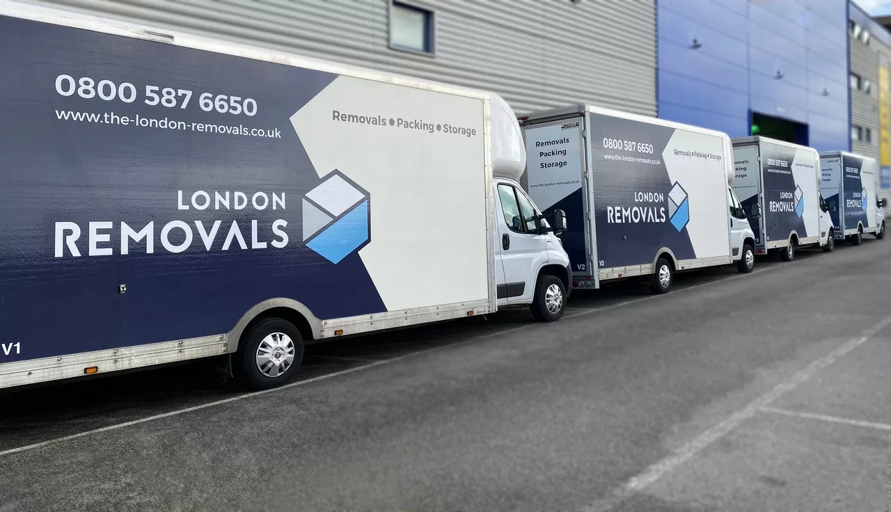 London Removals UK ltd logo