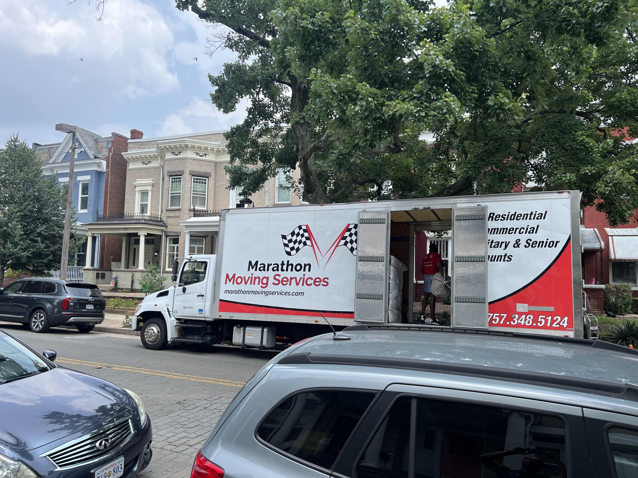 Marathon Moving Services logo