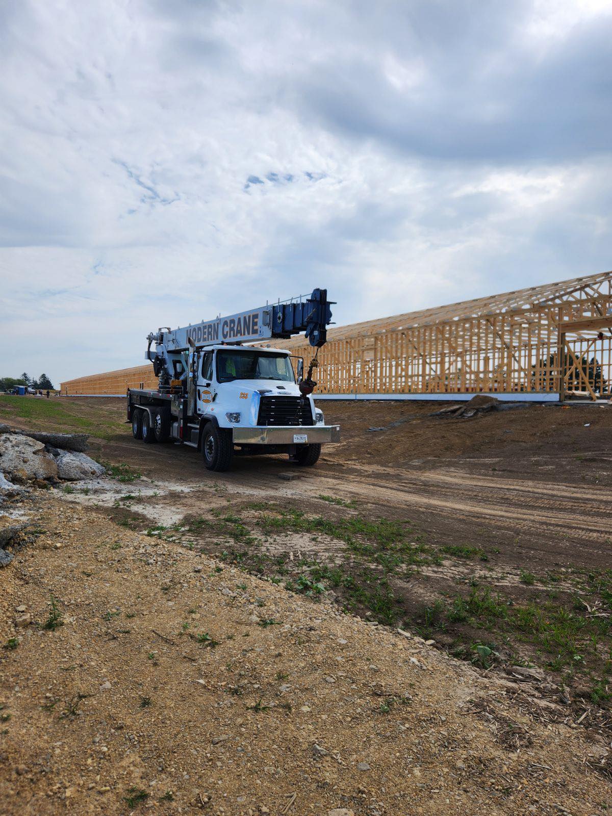 Modern Crane Services logo