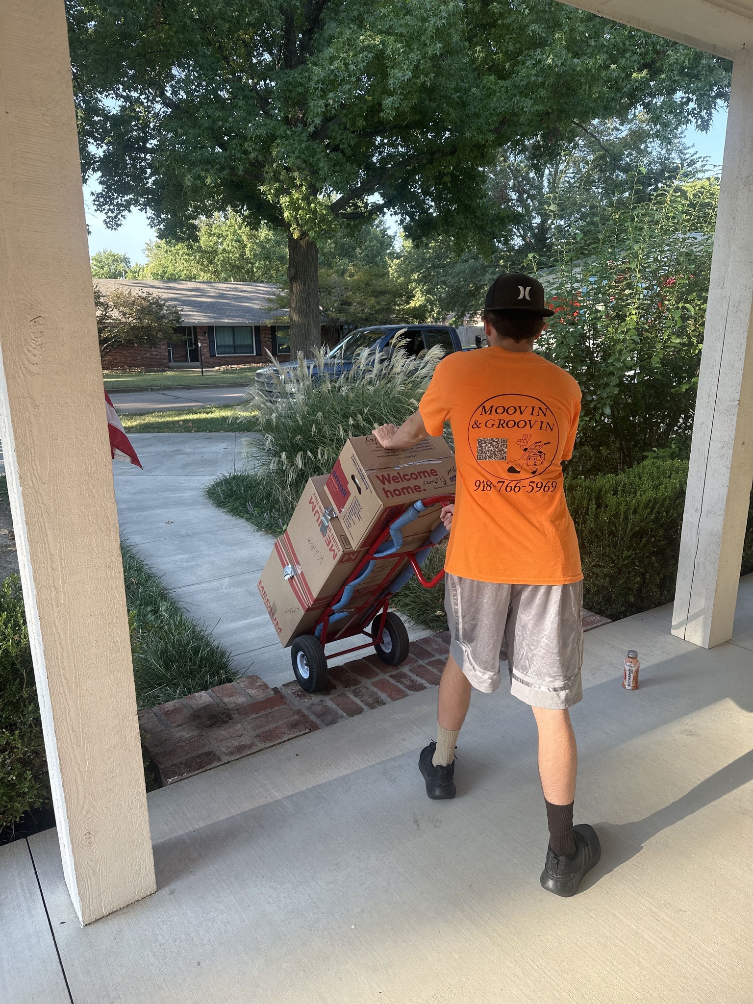 Moovin & Groovin logo