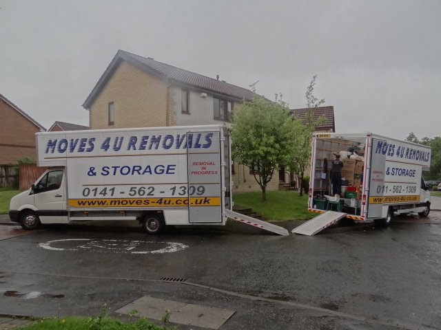 Moves 4 U Removals logo