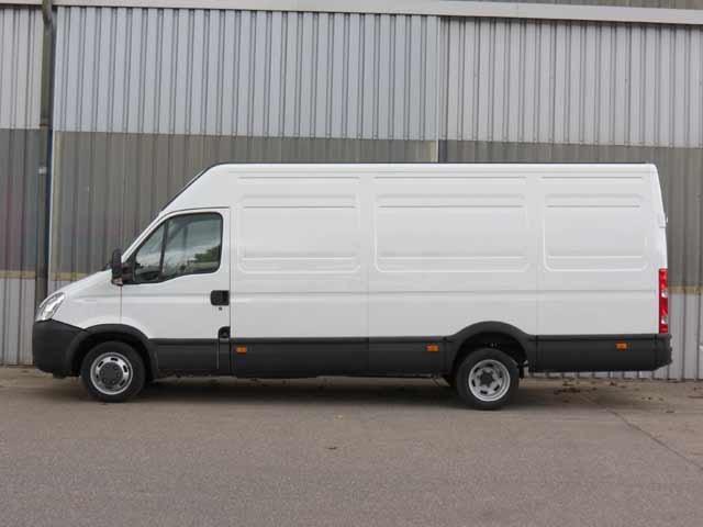 NB REMOVALS BEDFORD MAN AND VAN image 2