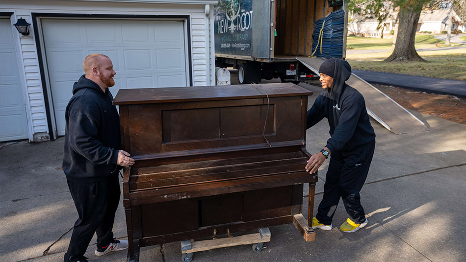 New Roots Moving Company image 4