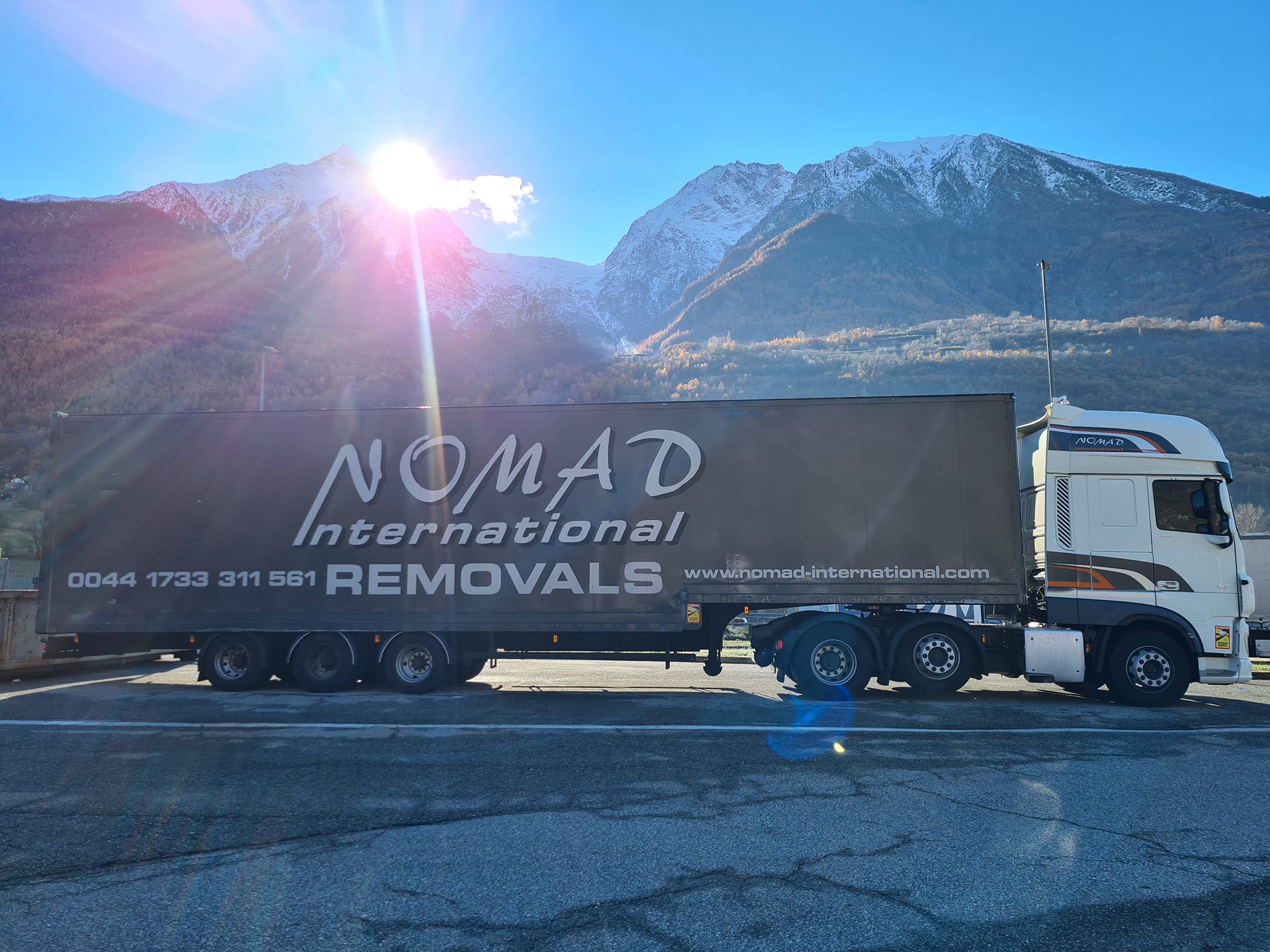 Nomad International Relocation logo
