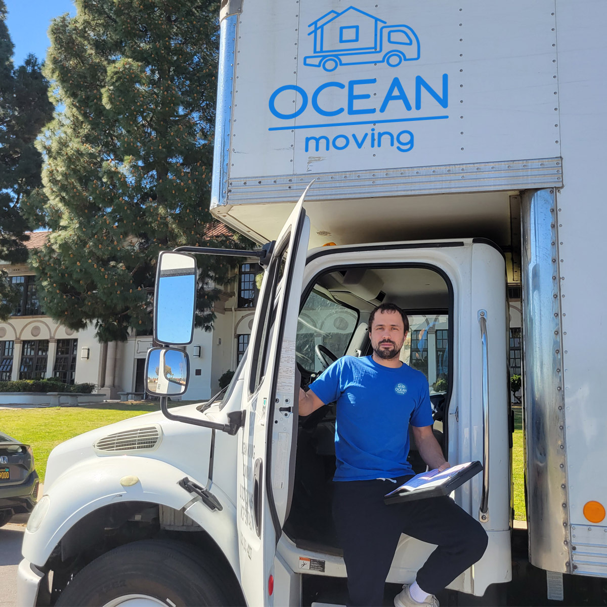 Ocean Moving Company logo