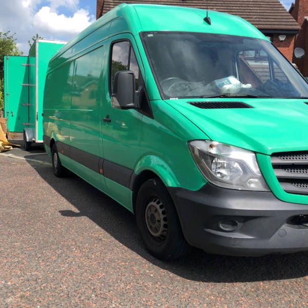 Peter Halsall Removal & Storage image 2