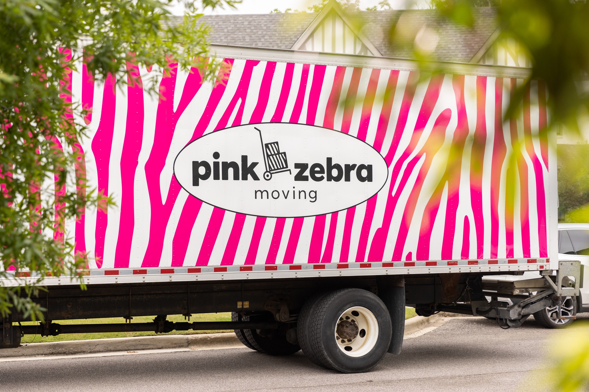 Pink Zebra Moving - Columbus logo