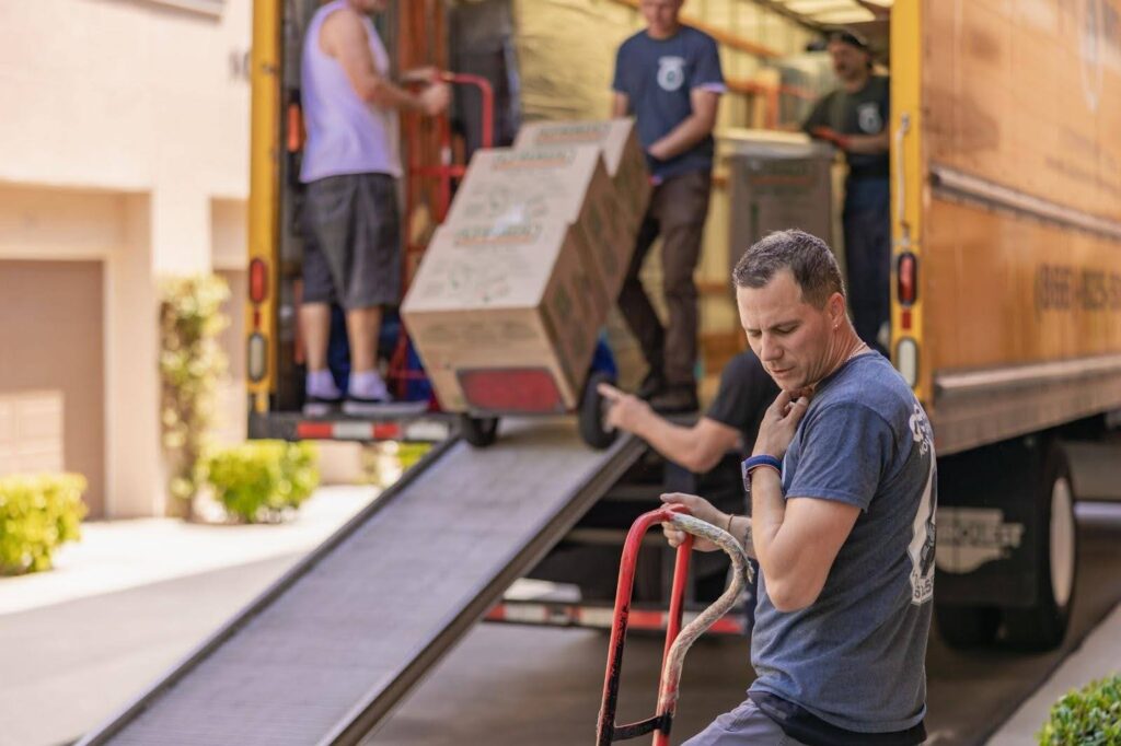 Qshark Moving Company image 4