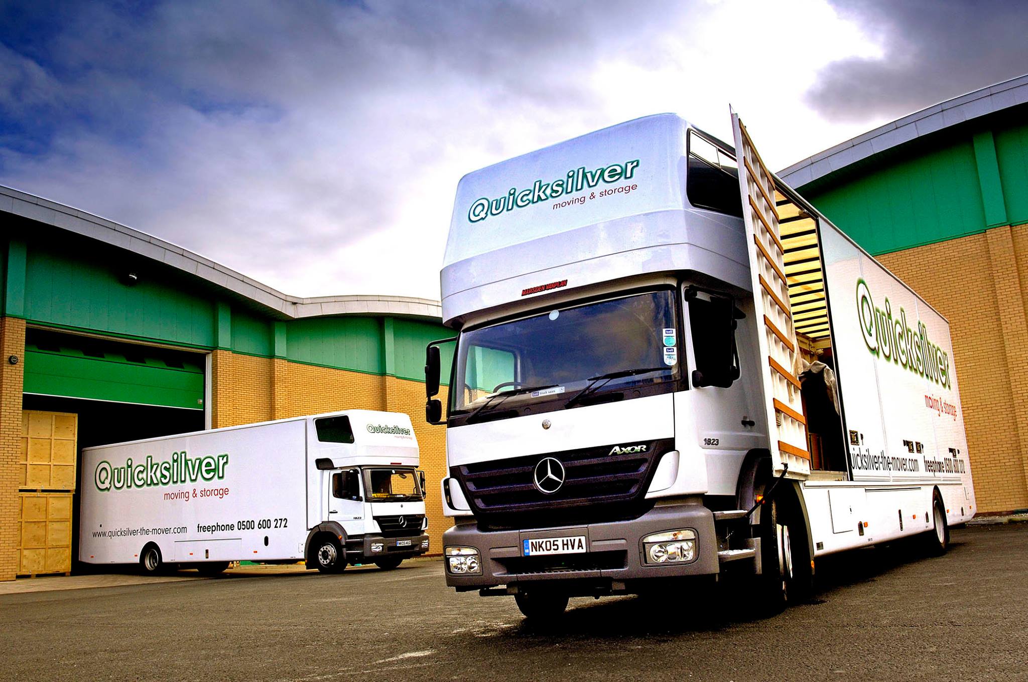 Quicksilver Moving & Storage logo