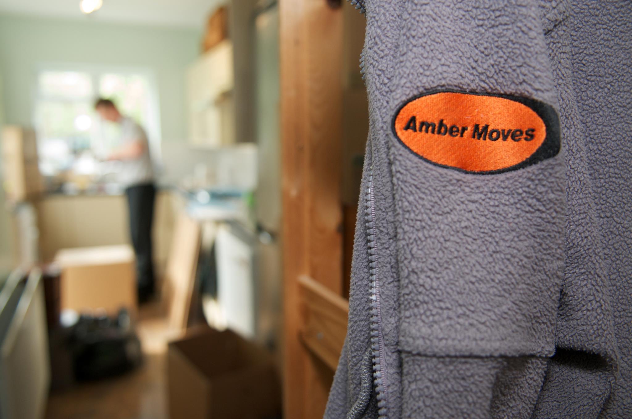 Removals London - Amber Moves logo