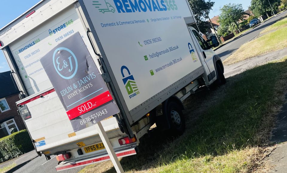 Removals365 of Newark & Lincoln logo