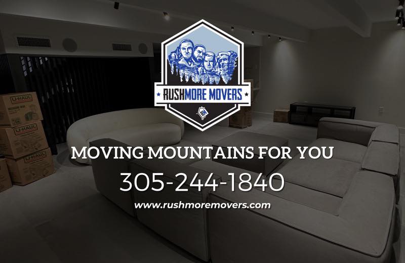 Rushmore Movers logo