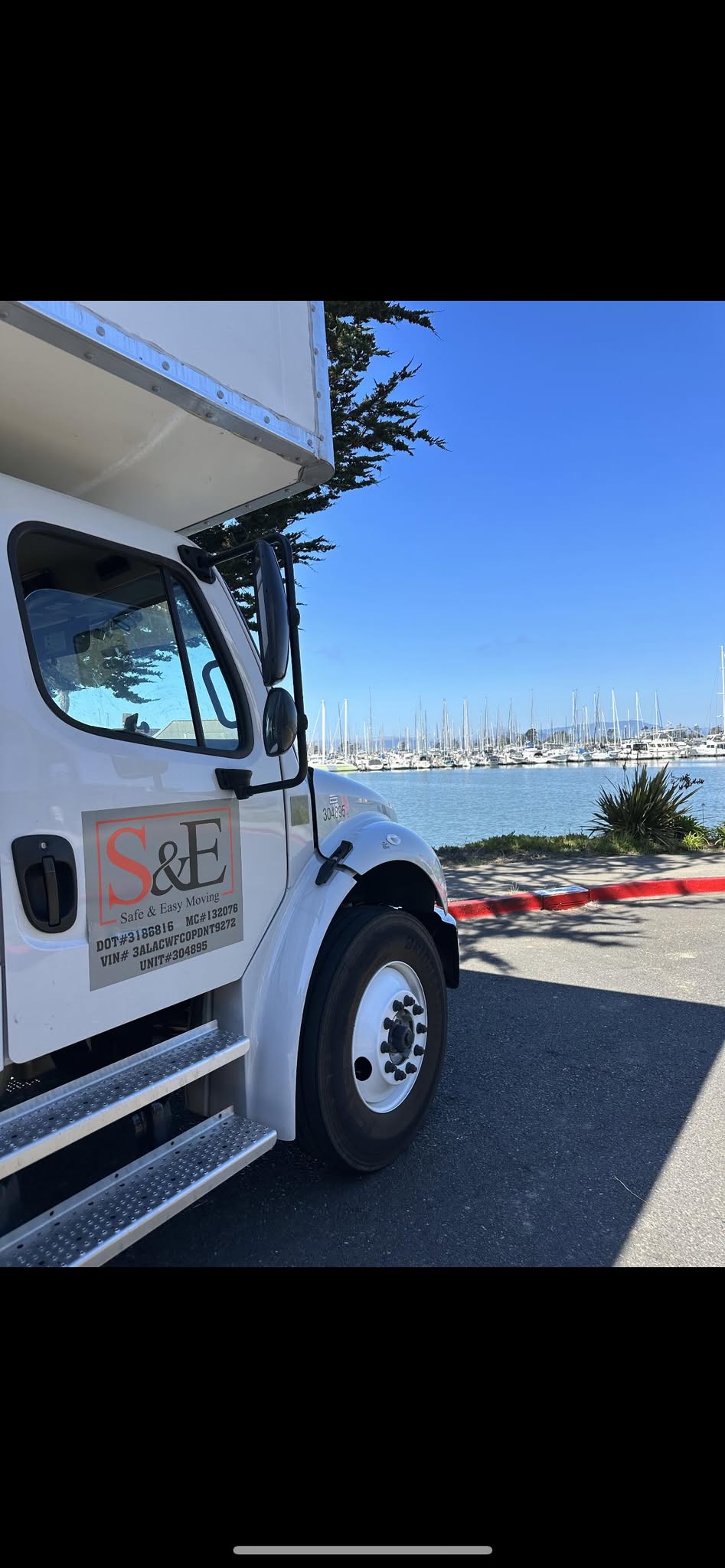 Safe and Easy Moving logo