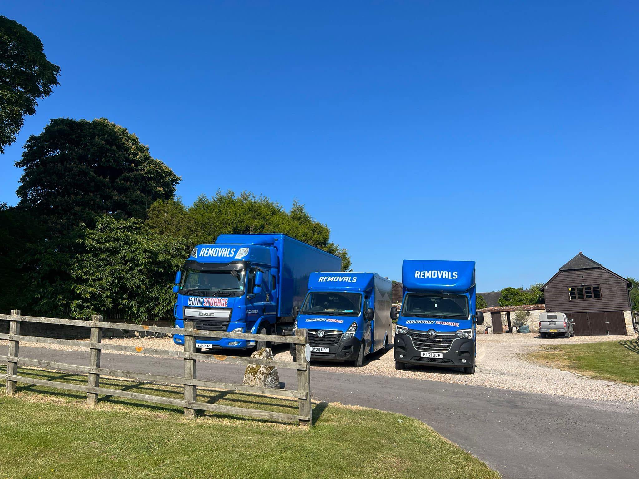 Salisbury Removals logo