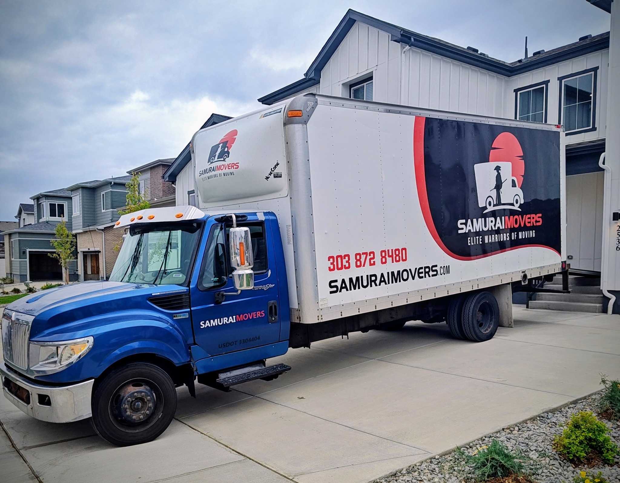 Samurai Movers LLC logo