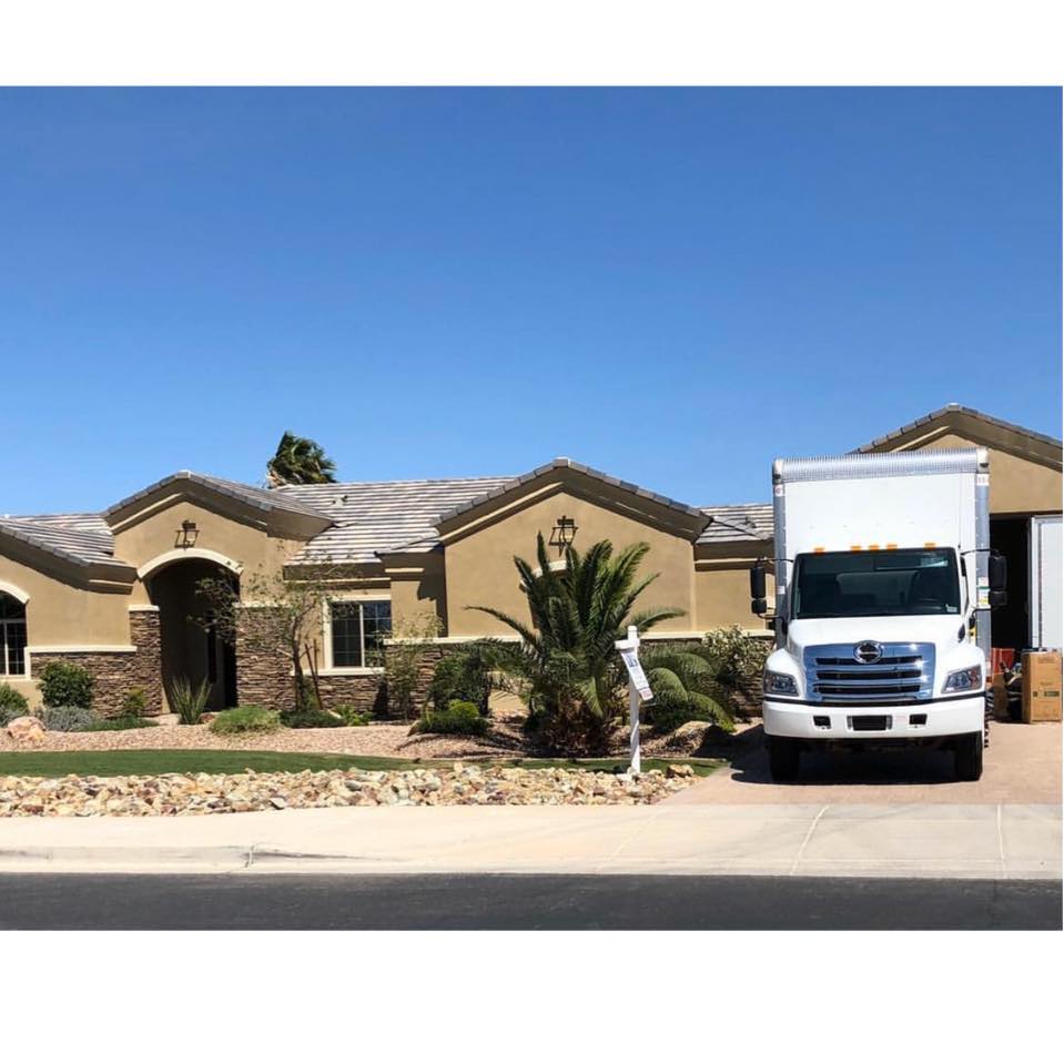 Simple Moving LLC logo