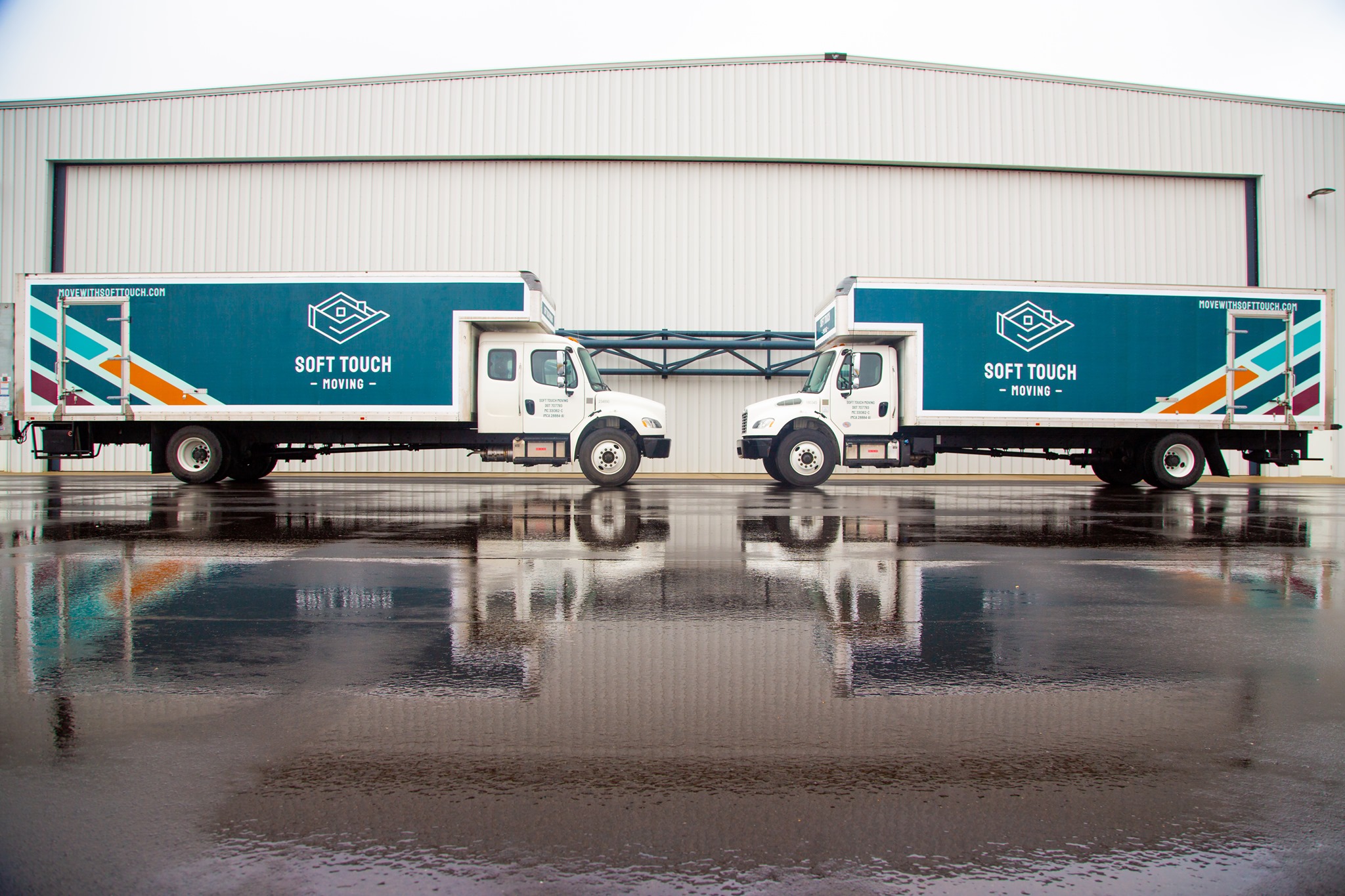 Soft Touch Moving logo