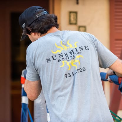 Sunshine Movers logo