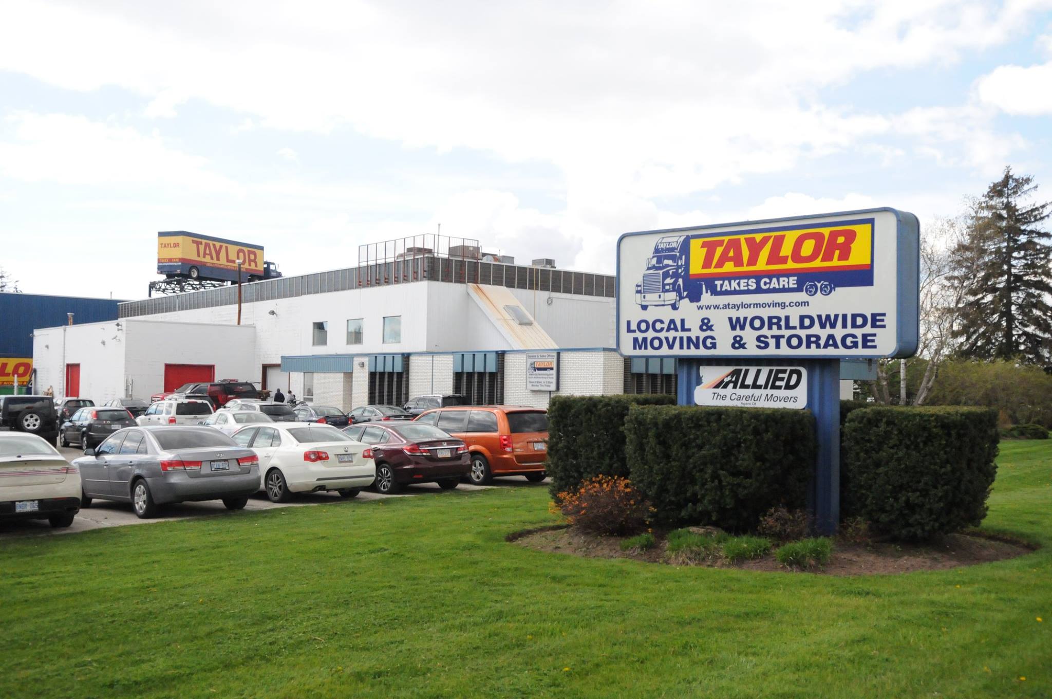 Taylor's Moving And Storage logo
