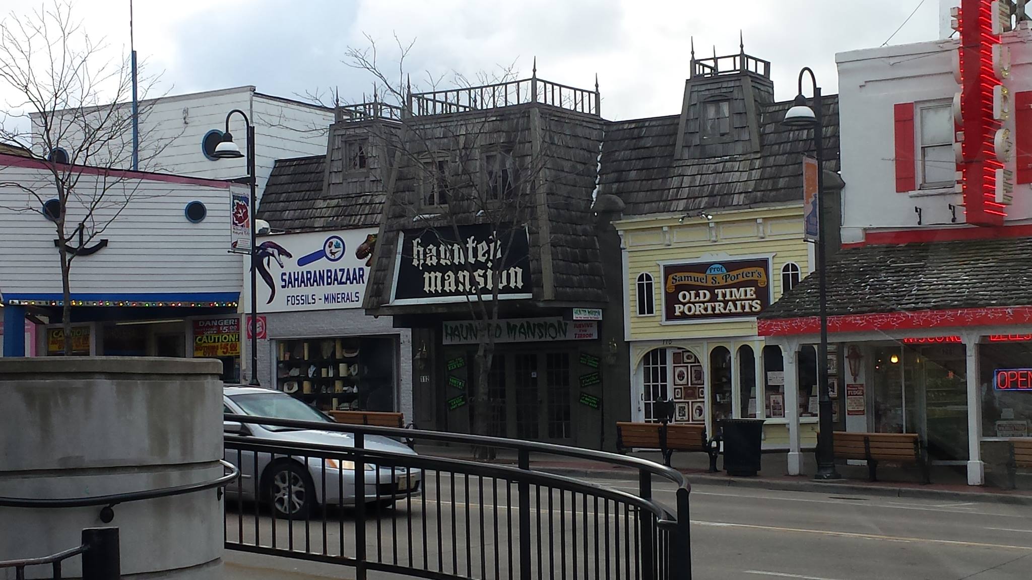 The Haunted Mansion logo
