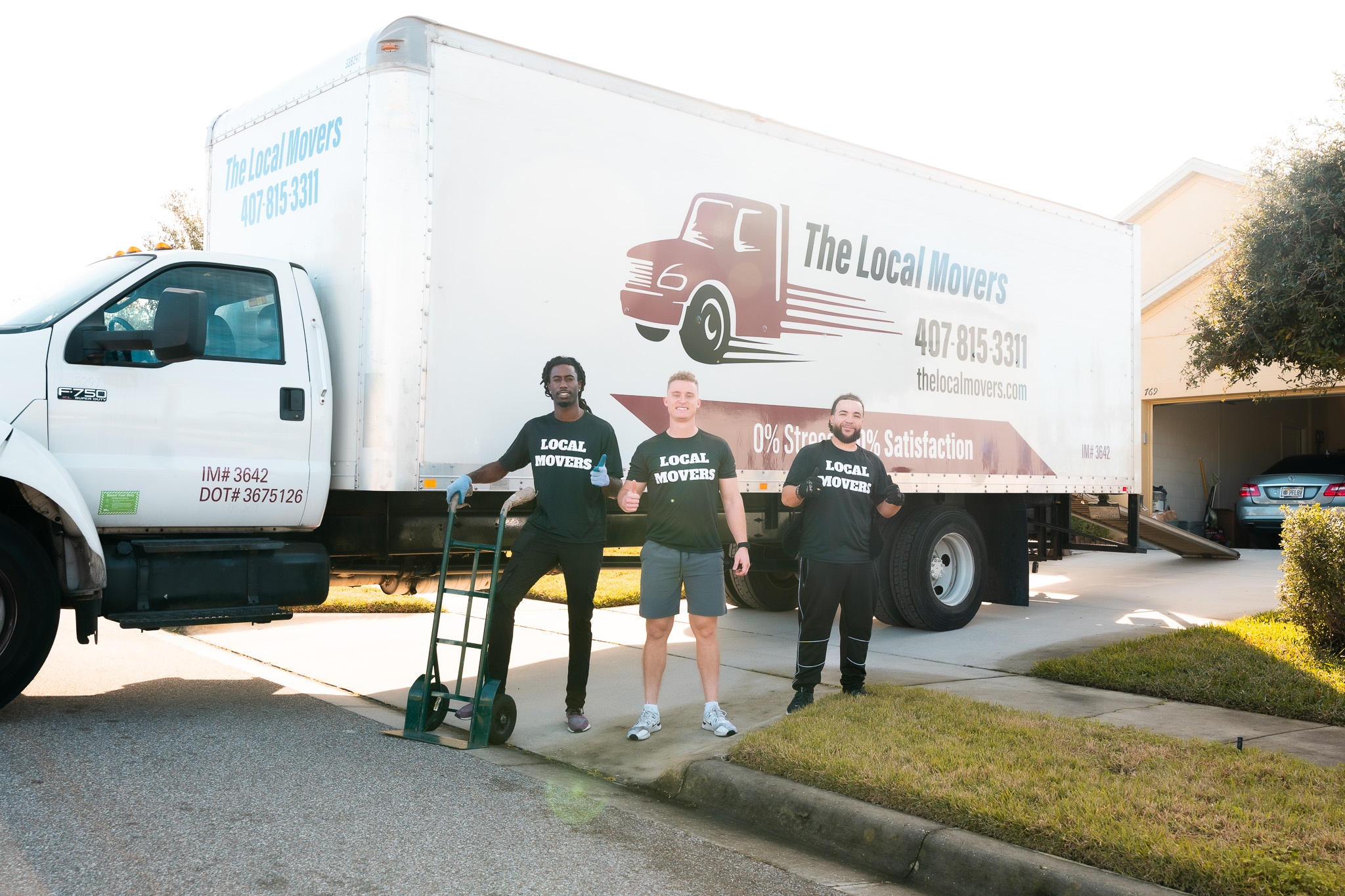 The Local Movers logo