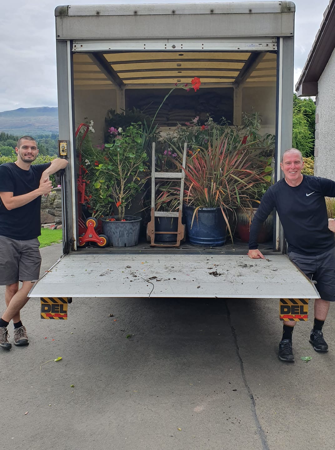 The Shire Removals logo